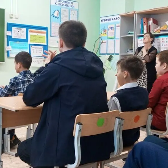 Тематическую программу «А мы идем искать ровесников следы»