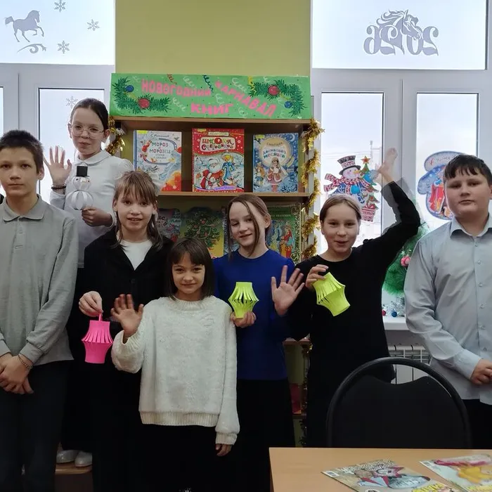 Познавательный час «История новогодней игрушки»