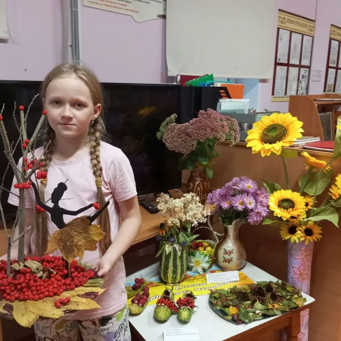 Выставка осенних поделок «Дары осени»