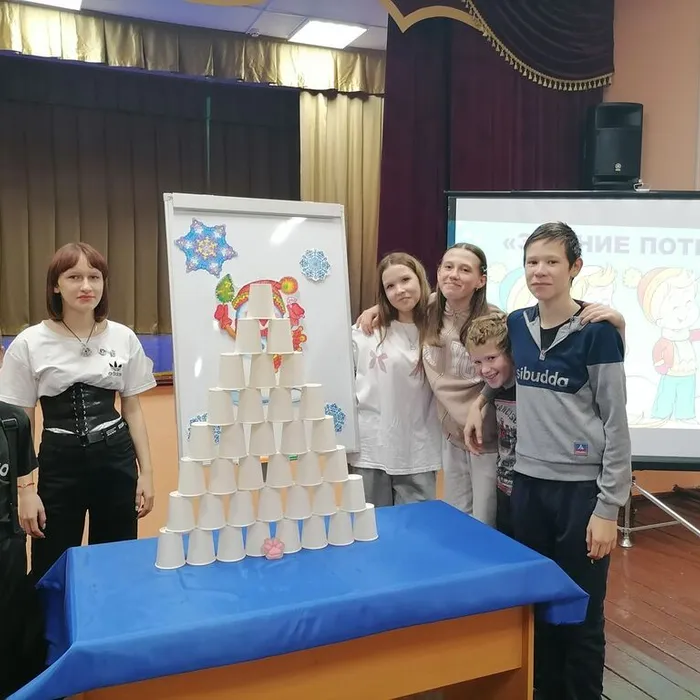 В рамках проекта «Пушкинская карта» в Осинниковском сельском Доме культуры состоялась тематическая программа «Зимние потехи»
