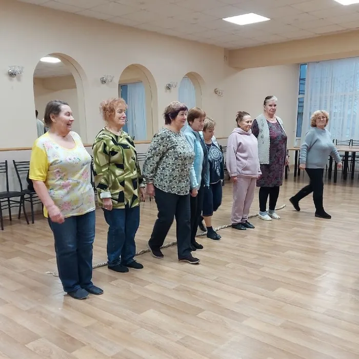 Зрелищно-развлекательная программа «Весёлый час»