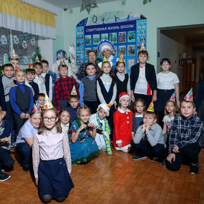Познавательно-игровая программа "День рождения Деда Мороза"